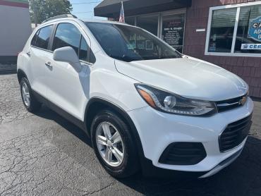 2017 CHEVROLET TRAX 1LT SUV - 7538 - Image 1