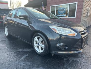 2014 FORD FOCUS SE Sedan - 7573 - Image 1
