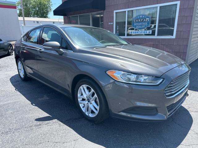 2016 Ford Fusion SE FWD's photo