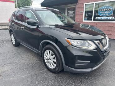 2017 NISSAN ROGUE - Image 1