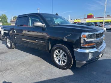 2017 CHEVROLET SILVERADO 1500 LT Pick-Up - 7789 - Image 1