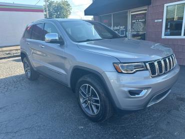 2019 JEEP GRAND CHEROKEE - Image 1