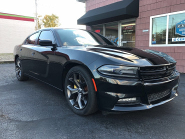 2017 DODGE CHARGER - Image 1