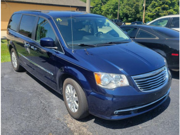 2016 CHRYSLER TOWN & COUNTRY - Image 1