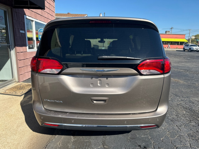 2017 CHRYSLER PACIFICA - Image 4