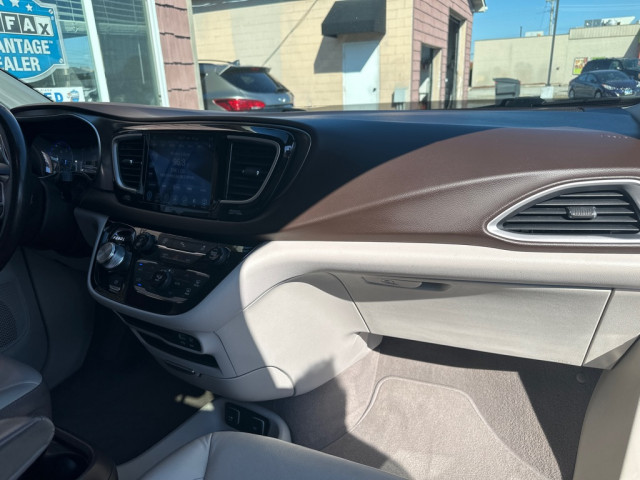 2017 CHRYSLER PACIFICA - Image 8