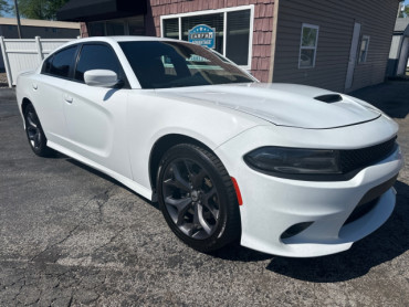 2019 DODGE CHARGER - Image 1