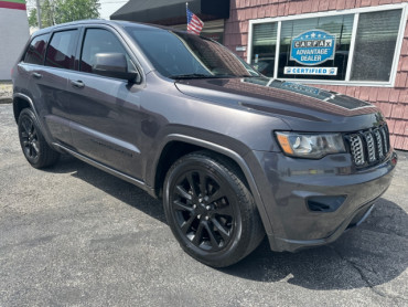 2017 JEEP GRAND CHEROKEE LAREDO SUV - 7422 - Image 1
