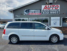 2014 CHRYSLER TOWN & COUNTRY TOURING Van - Image 1