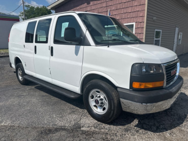 2016 GMC SAVANA - Image 1