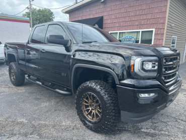 2017 GMC SIERRA 1500 SLT Pick-Up - 7481 - Image 1