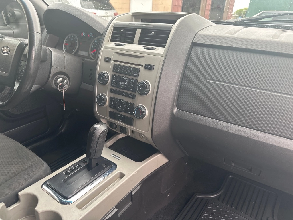 2010 Ford Escape XLT - Photo 8