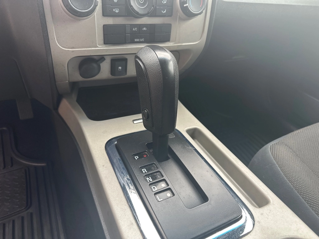 2010 Ford Escape XLT - Photo 19