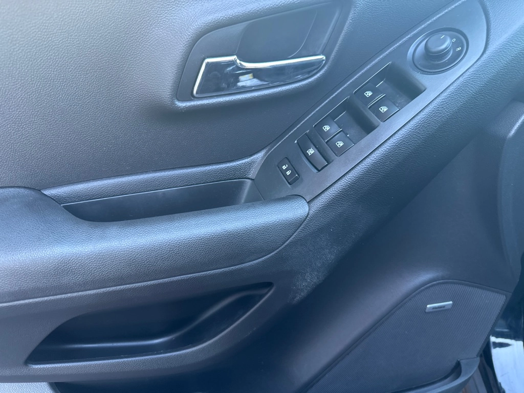 2016 Chevrolet Trax LT - Photo 18